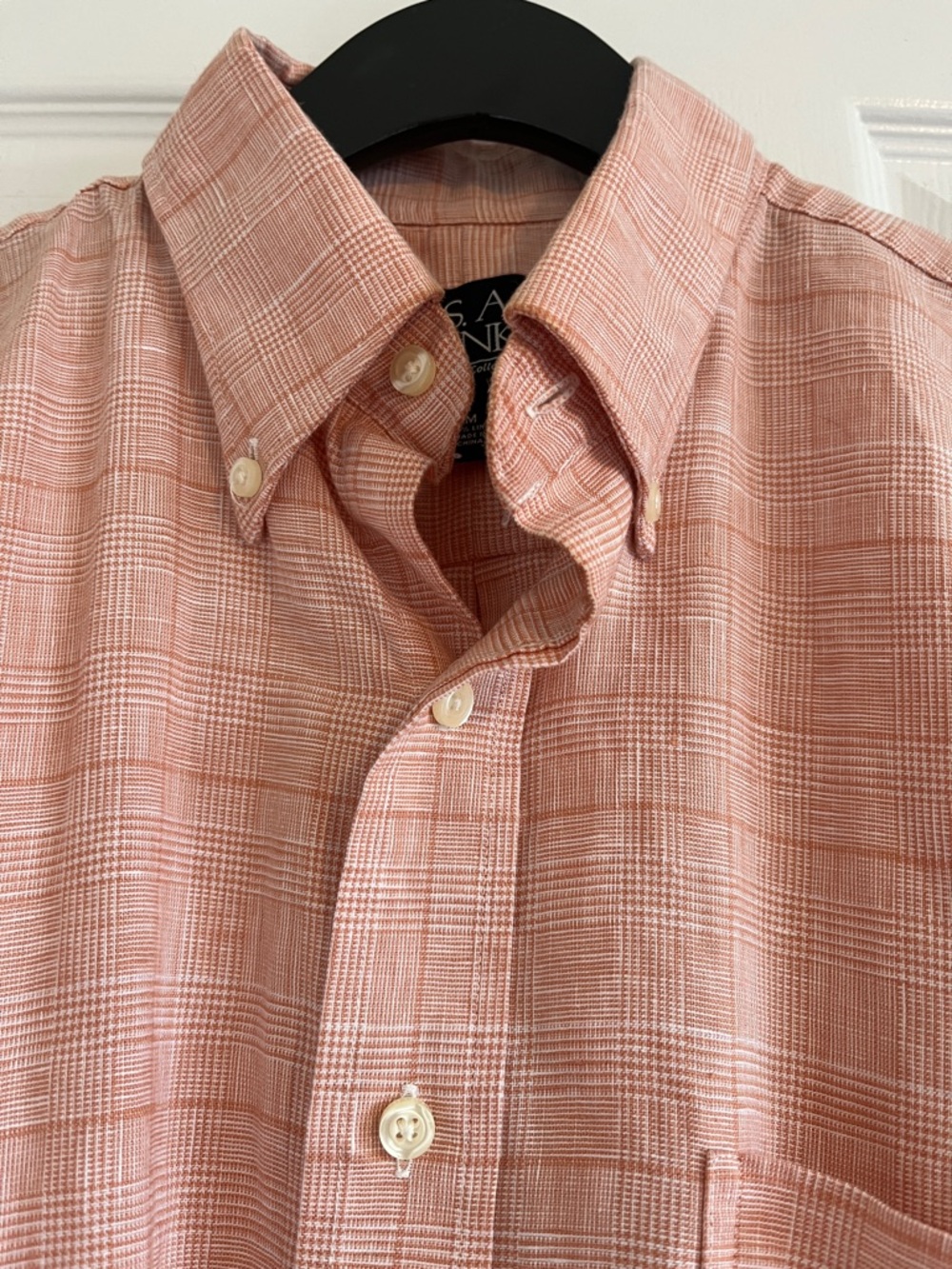 Jos. A. Bank 100% Linen Short-Sleeve Button-Down Shirt - Picture 3 of 8